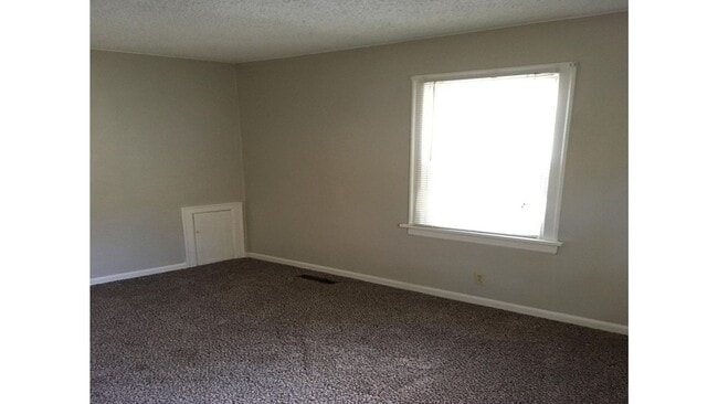 Building Photo - 705 N 16th St