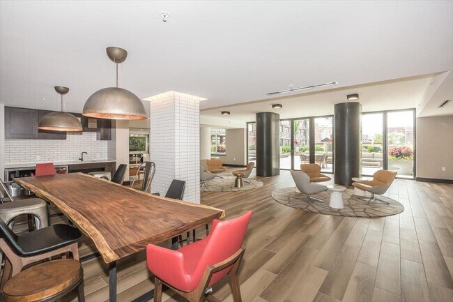 Building Photo - 1400 Hudson St