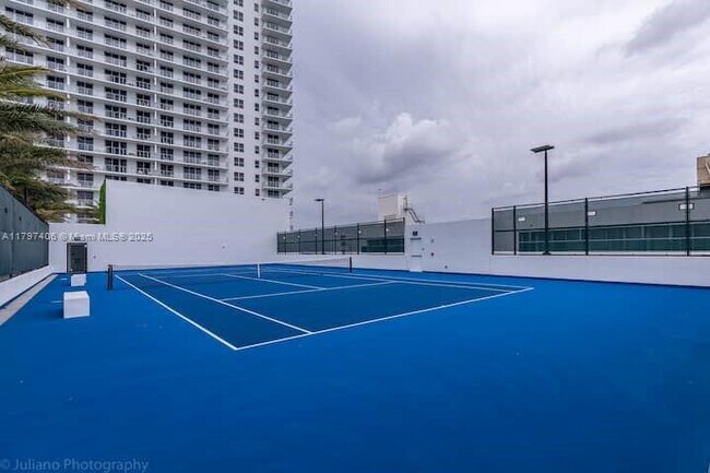 Building Photo - 4010 S Ocean Dr