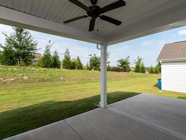 Building Photo - Home in Waxhaw