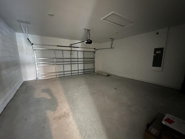 Building Photo - 3813 Rose Mallow Dr