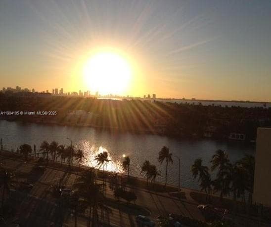 Building Photo - 5313 Collins Ave