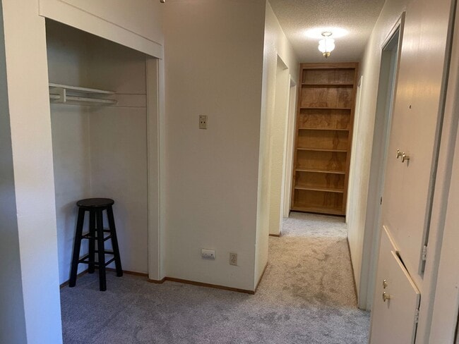 Building Photo - **RESERVE NOW FOR SUMMER 2026**  Spacious 6-Bedroom House Near Chico State