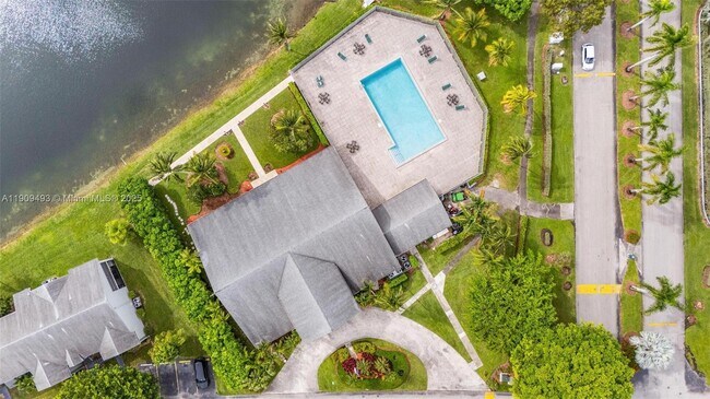 Building Photo - 1211 S Independence Dr