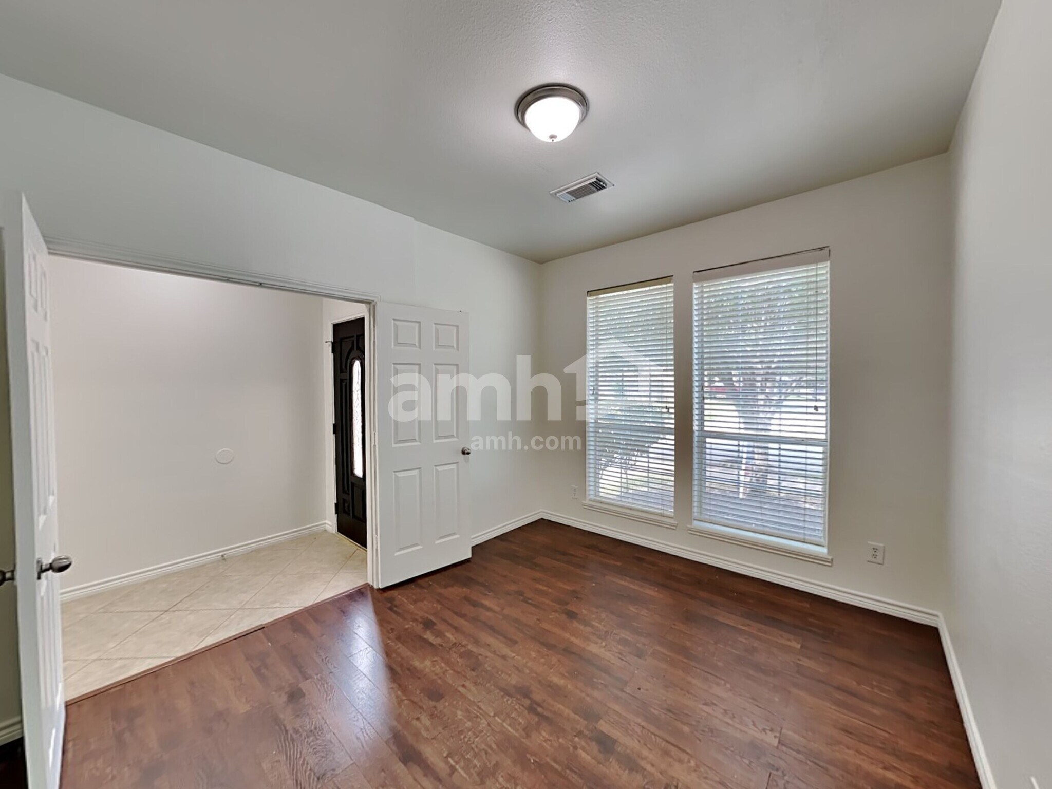 Building Photo - 15818 Shoreline Terrace Dr