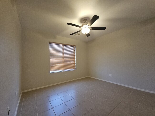 Building Photo - Charming 3-Bedroom Home for Rent in East M...
