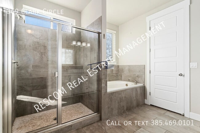 Building Photo - 369 Clark Cir