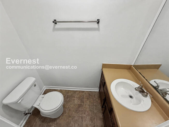 Building Photo - 426 Buckingham Cir