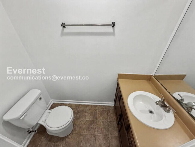 Building Photo - 426 Buckingham Cir