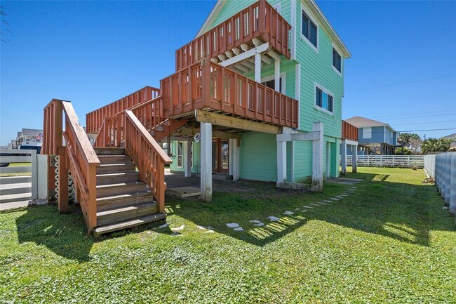 Building Photo - 4034 Reeves Dr