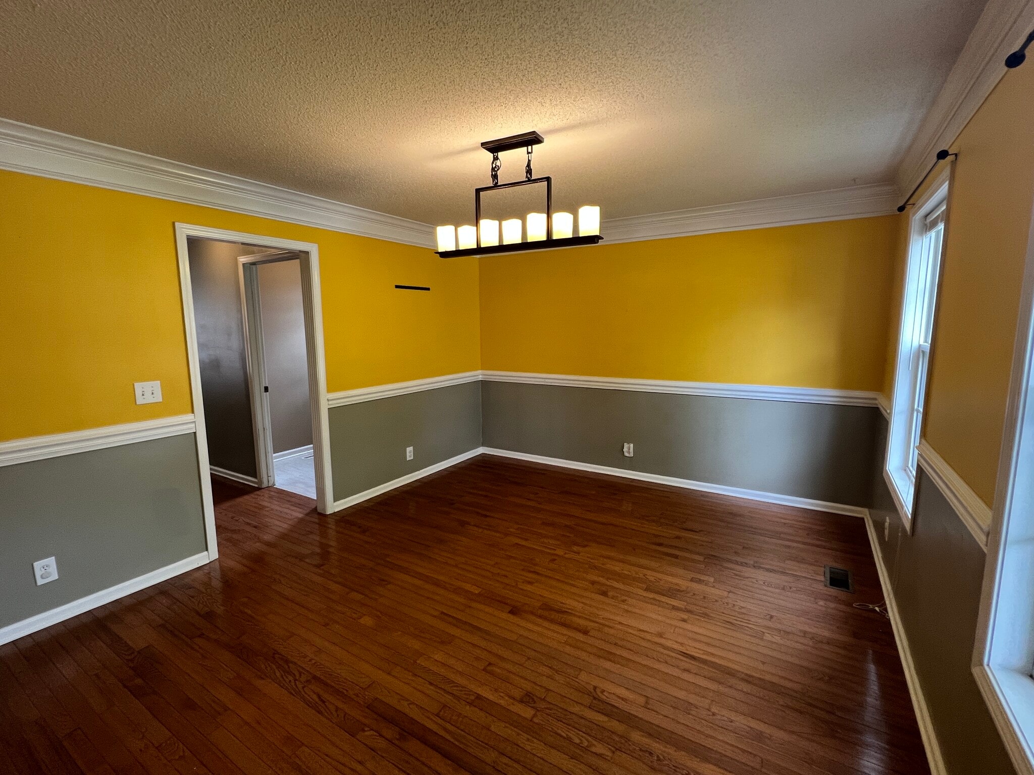 Building Photo - 450 Winding Bluff Way