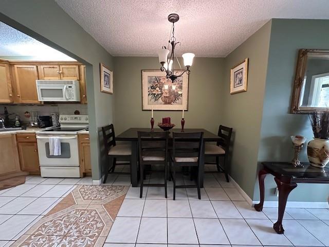 Building Photo - 325 Knotty Pine Cir