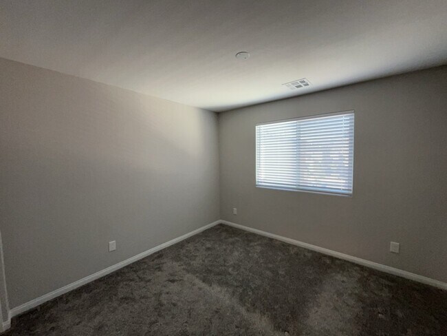 Building Photo - 2122 Bethesda Fountain Rd