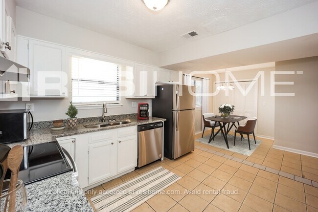 Building Photo - 6554 River Glen Dr