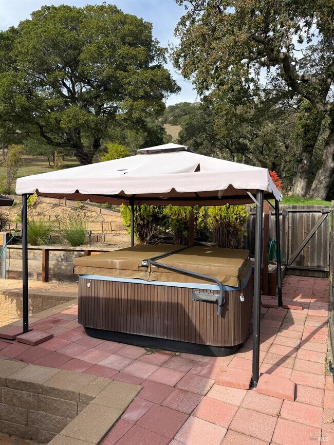 Building Photo - 840 Idylberry Rd