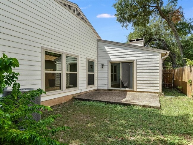 Building Photo - 8121 Ceberry Dr