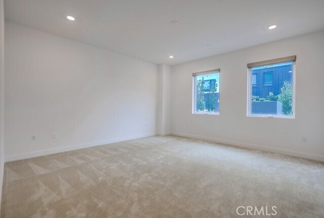 Building Photo - 3214 Rivington