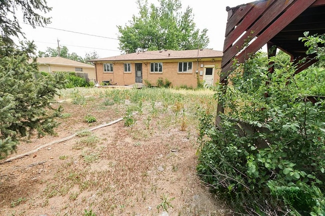 Building Photo - 3025 W Saratoga Ave
