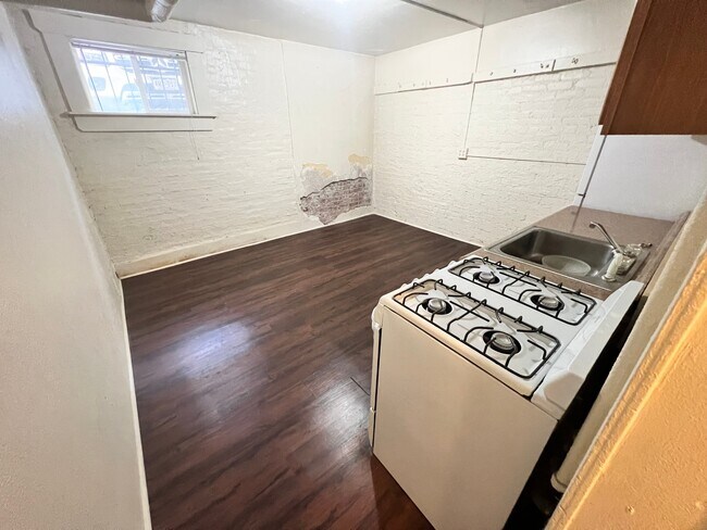 IMG_0826 - Cross Apartments