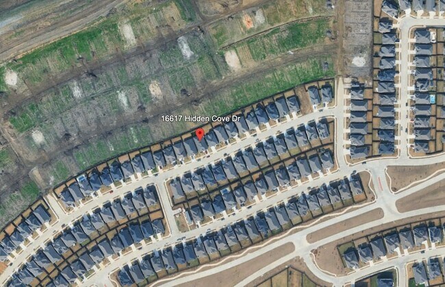 Building Photo - 16617 Hidden Cove Dr