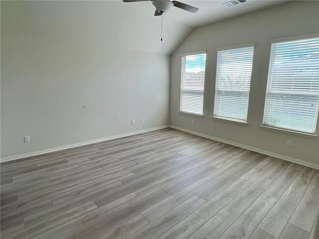 Building Photo - 133 Salt Fork Dr
