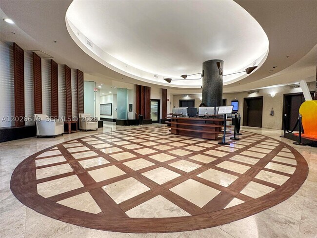 Building Photo - 1500 Bay Dr E