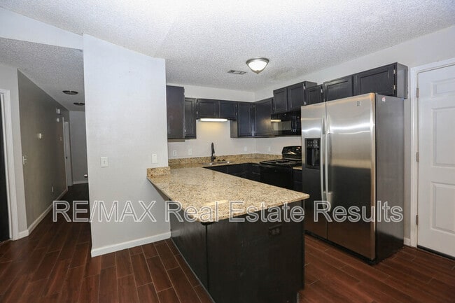 Building Photo - 3235 W Wildflower St