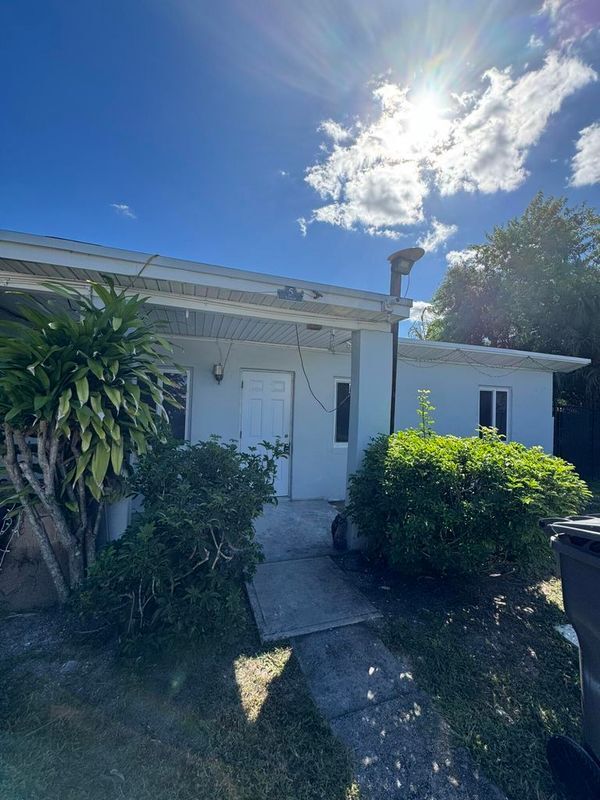 Building Photo - 920 N Haverhill Rd