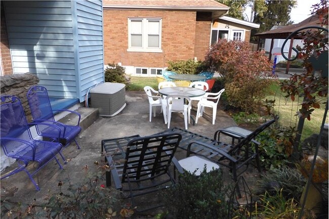 Building Photo - 203 Boone St