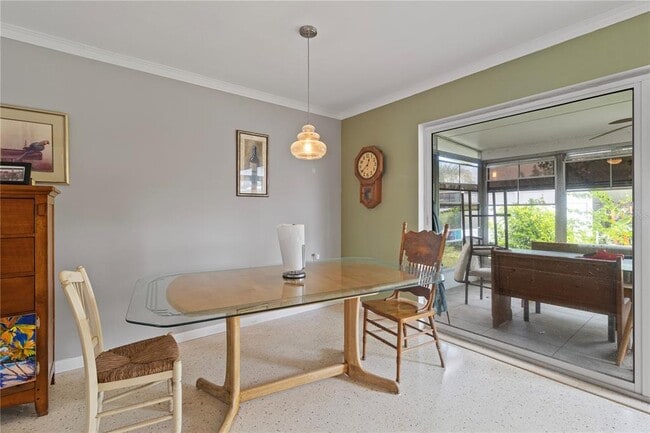 Building Photo - 4020 Palm Dr