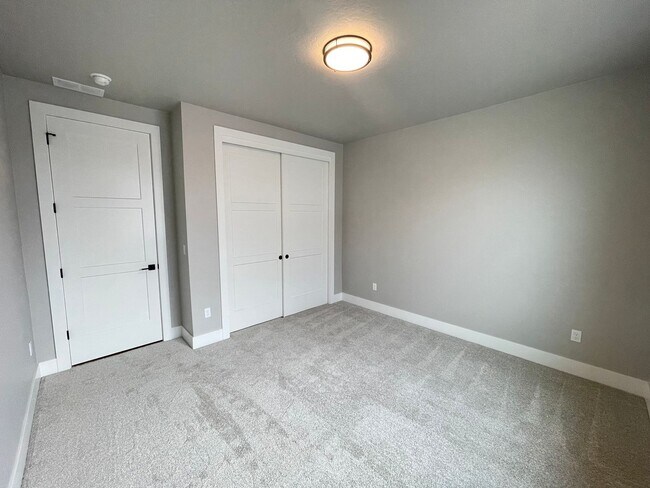 Building Photo - Newer Rathdrum Rancher