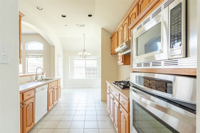 Building Photo - 11990 Cobblestone Dr