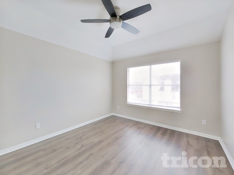 Building Photo - 4015 Camelia Glen Ln