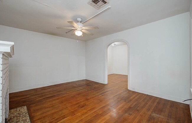 Building Photo - 1428 Wentworth St