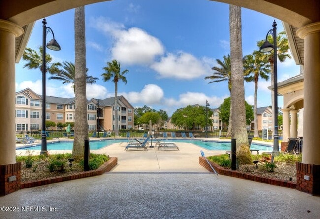Building Photo - 13810 Sutton Park Dr N