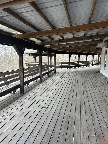 Building Photo - 6050 OH-14