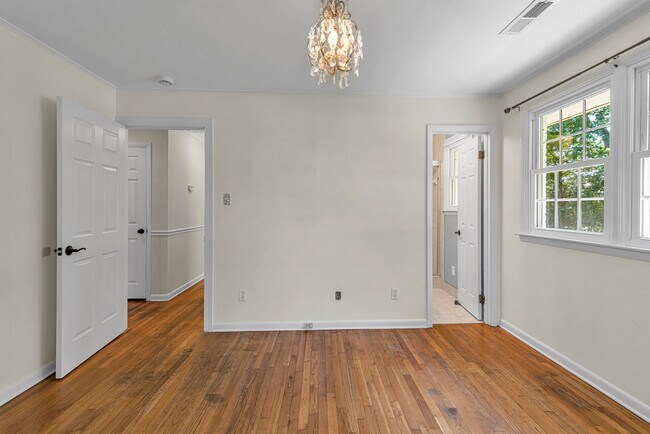 Building Photo - 707 Christine Ave