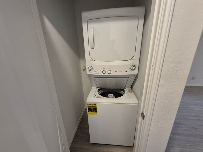 Building Photo - 12822 CHINALI SPG