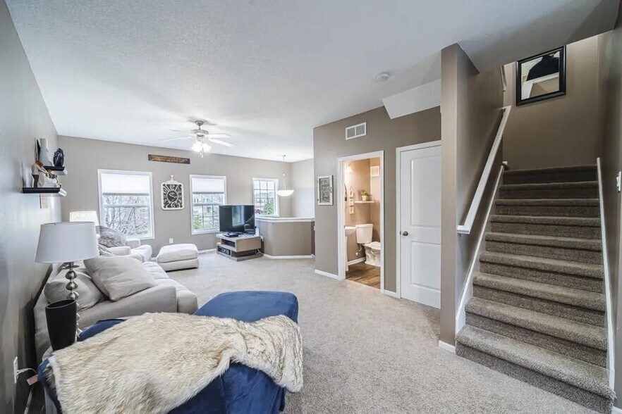 Building Photo - 6871 Jack London Dr