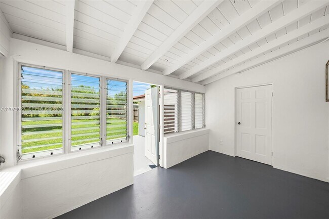 Building Photo - 5730 SW 42nd Terrace
