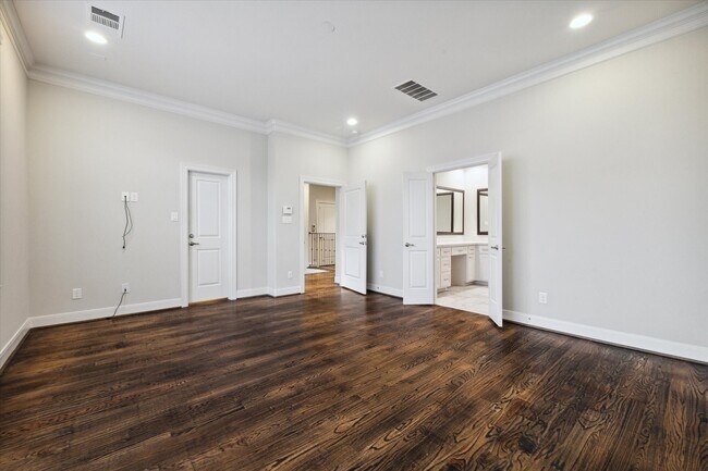 Building Photo - 6008 Park Cir Dr
