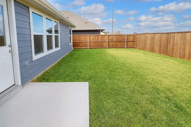 Building Photo - 292 Sunnyside Dr