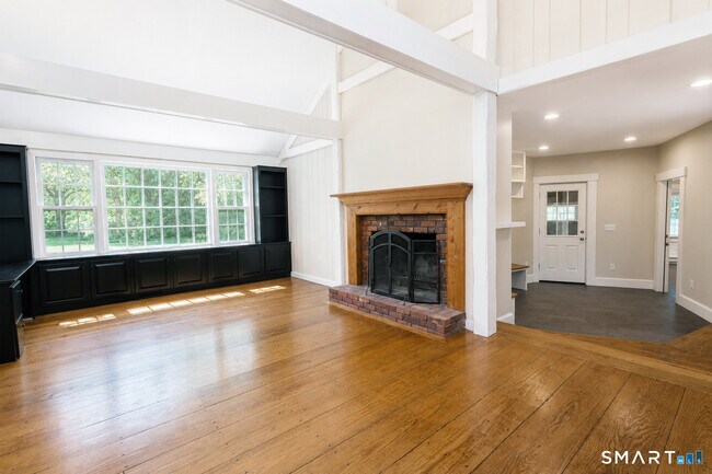 Building Photo - 50 Fox Den Rd