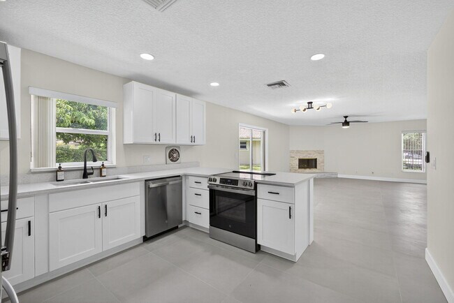 Building Photo - 1135 Staghorn St