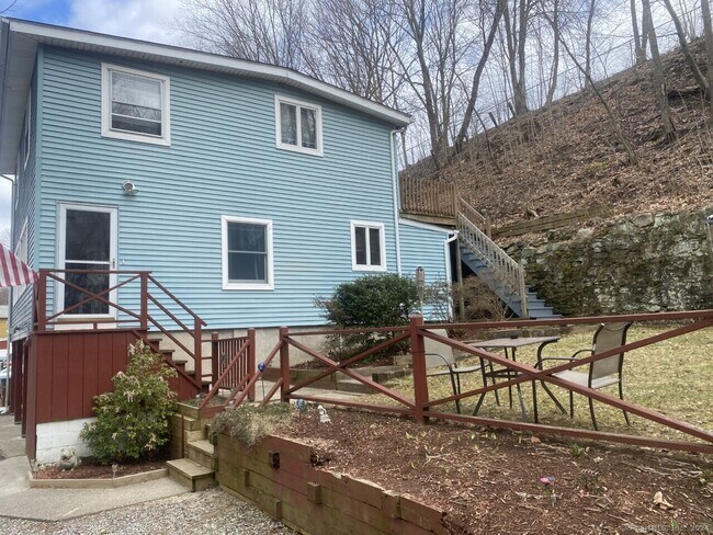 Building Photo - 21 S Division St