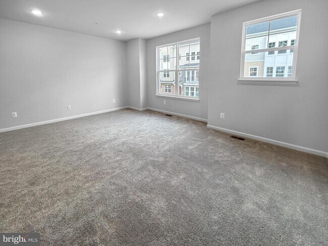 Building Photo - 2571 Hopton Ln