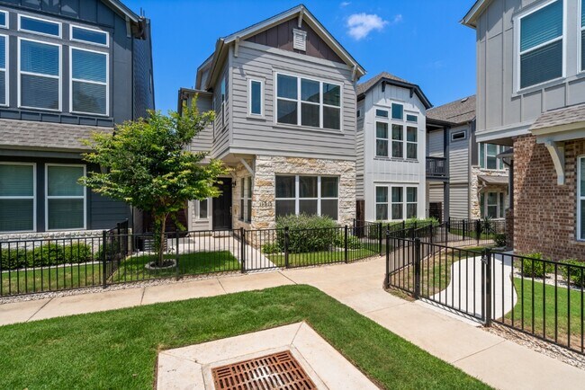 Building Photo - 13615 Terrett Trce