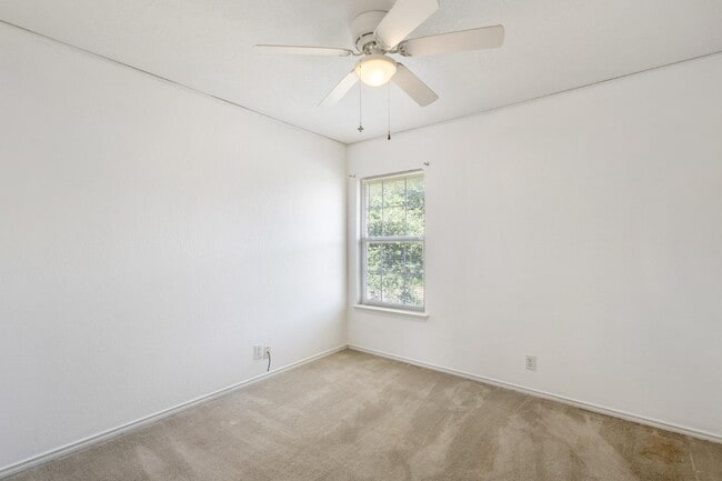 Building Photo - 372 Copper Hill Dr