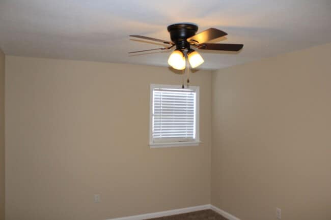 Building Photo - 3 Bedroom 2 Bath Columbia County Available