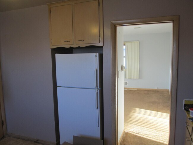Kitchen - 9718 W Lisbon Ave